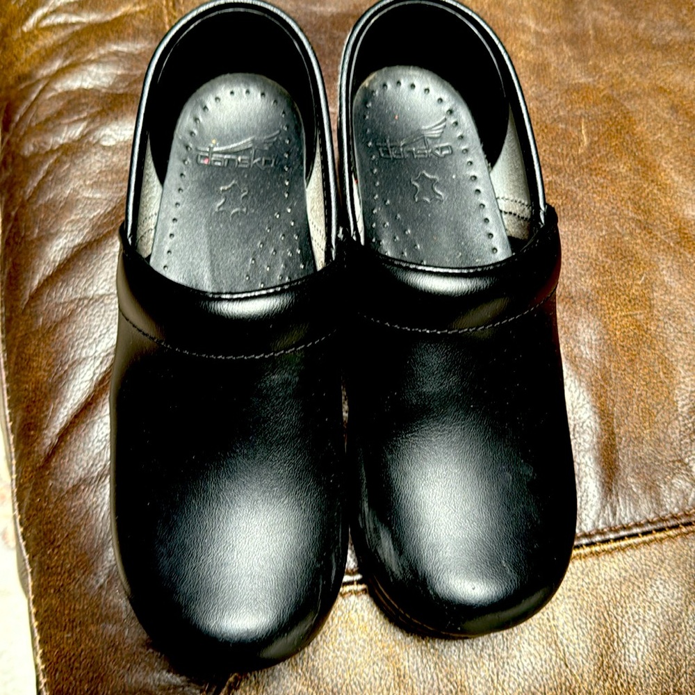 Dansko 37 Is 6.5 Us Only Used Twice. Like New - image 1